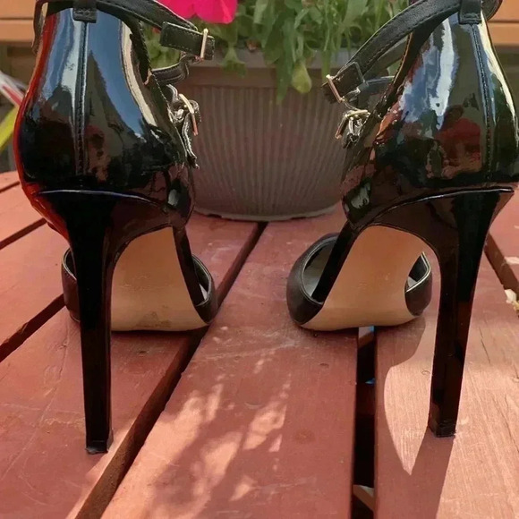 Nine West Black Stiletto Strappy Heels w both Patent  Leather/Leather - Picture 4 of 8